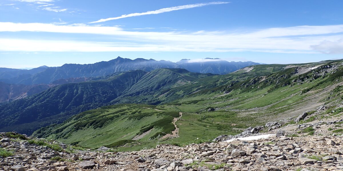 一度は登ってみたい!標高の高い山の魅力と必要な知識・技術・装備とは?