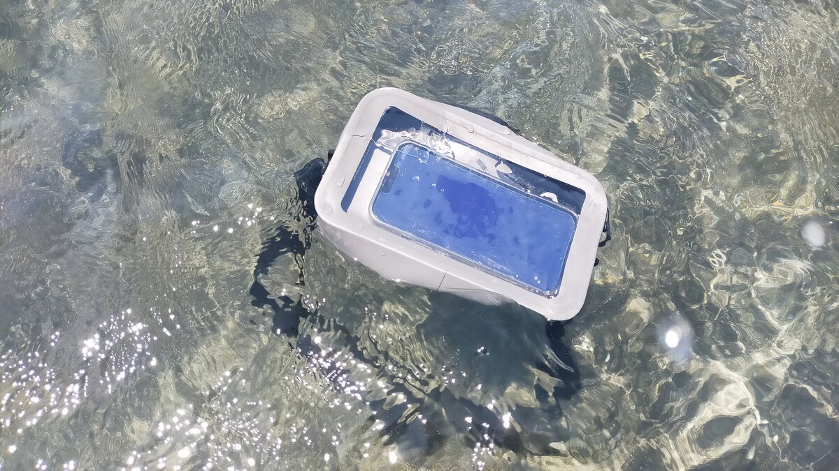 ナイトアイズの防水ヒップバッグをレビュー！夏の水遊びの頼れる相棒なのだ