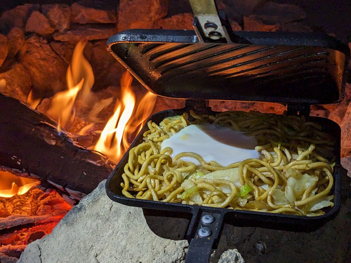 ホットサンドメーカーで調理