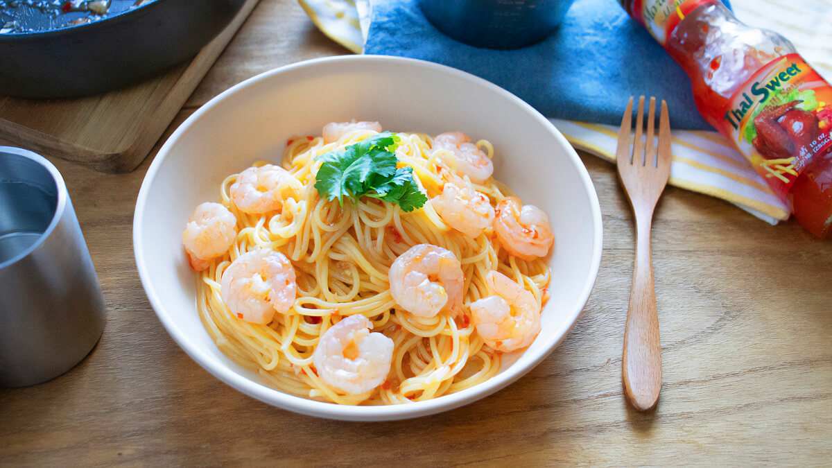 「モラドック スイートチリソース」で作るエビチリパスタ