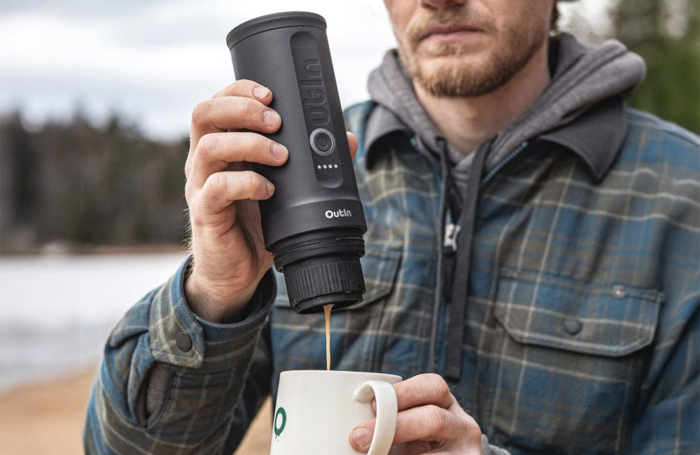 最高の一杯がすぐ！アウトドアで気軽に楽しめるポータブル電動エスプレッソマシンが登場