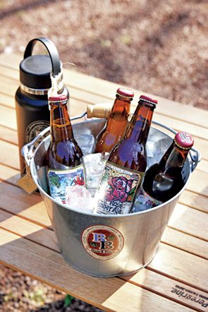 バケツで冷やす瓶ビール