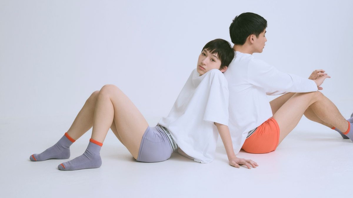 コンパクトに収納して持ち運べ、そのまま洗える「KiU」のポータブルウェアが気になるっ