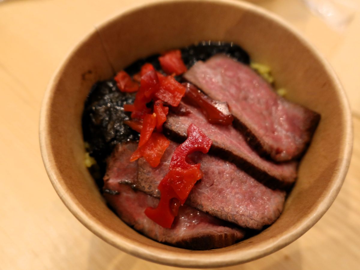 米沢牛プレミアムブラックカレー