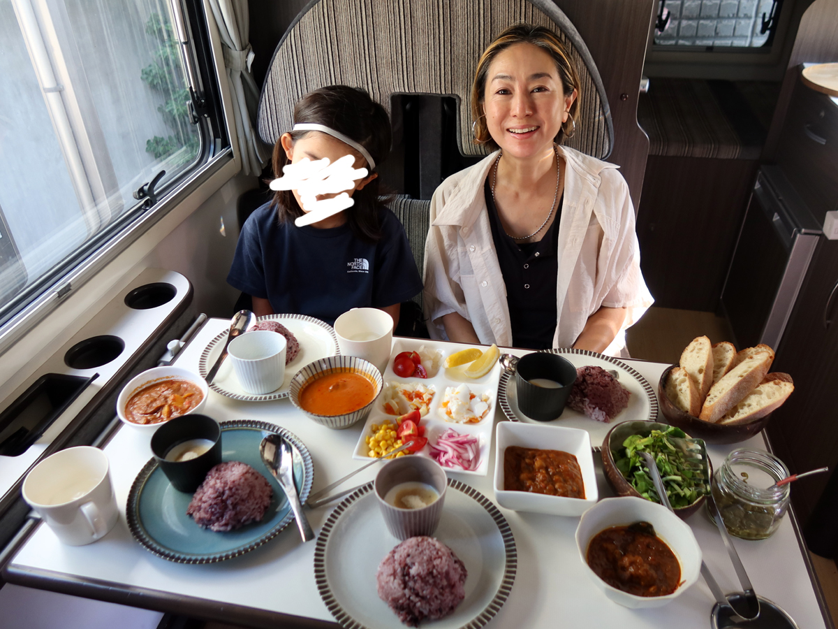 家族で楽しみたいレトルトカレーの世界!夏キャンプにぴったりな“カレー沼”体験してみました