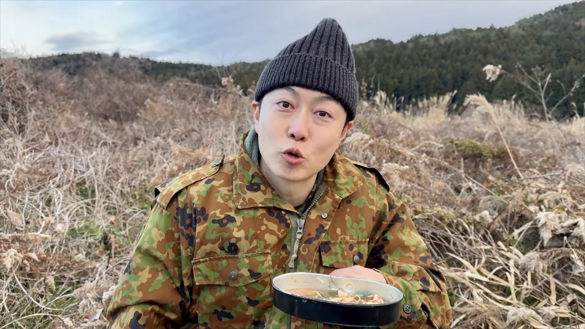 「鯛麺は最高！」飯盒で簡単＆贅沢な素麺アレンジレシピ【自衛隊出身芸人トッカグン小野寺の極上サバイバル飯 VOL.20】