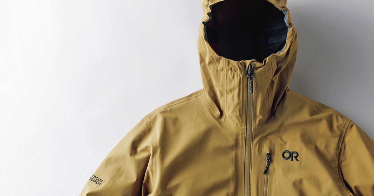 アウトドアリサーチのレインウェアは独自の防水透湿素材を使用！ 実用