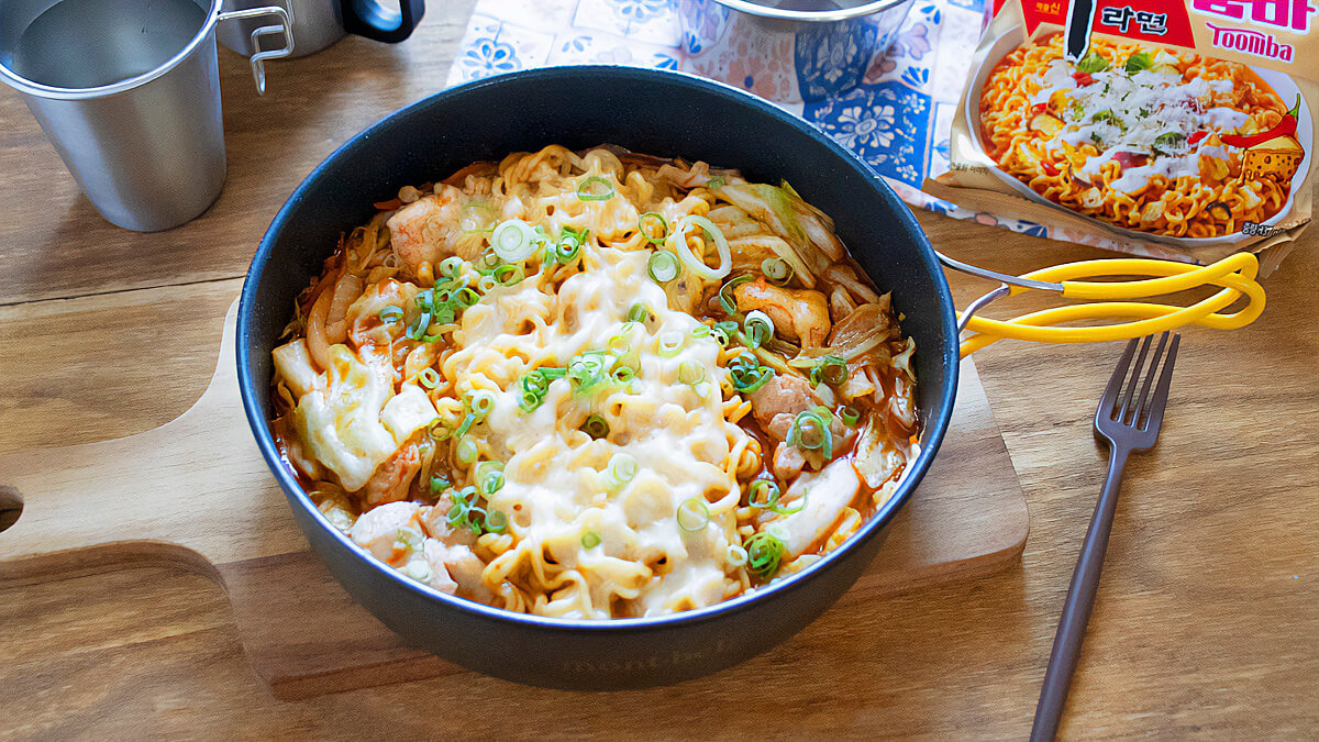 「辛ラーメントゥーンバ」で作るタッカルビ風