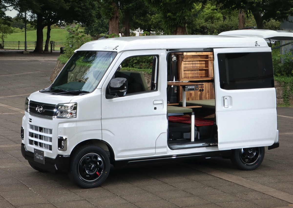シンプル装備でOKなら238万円から！スタイル・機能・価格で選べる軽キャンピングカー「ラクネル」