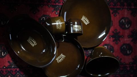再生ペットボトルが上質なテーブルウェアに変身！Tradition Acoustic × CALMA STOREコラボ