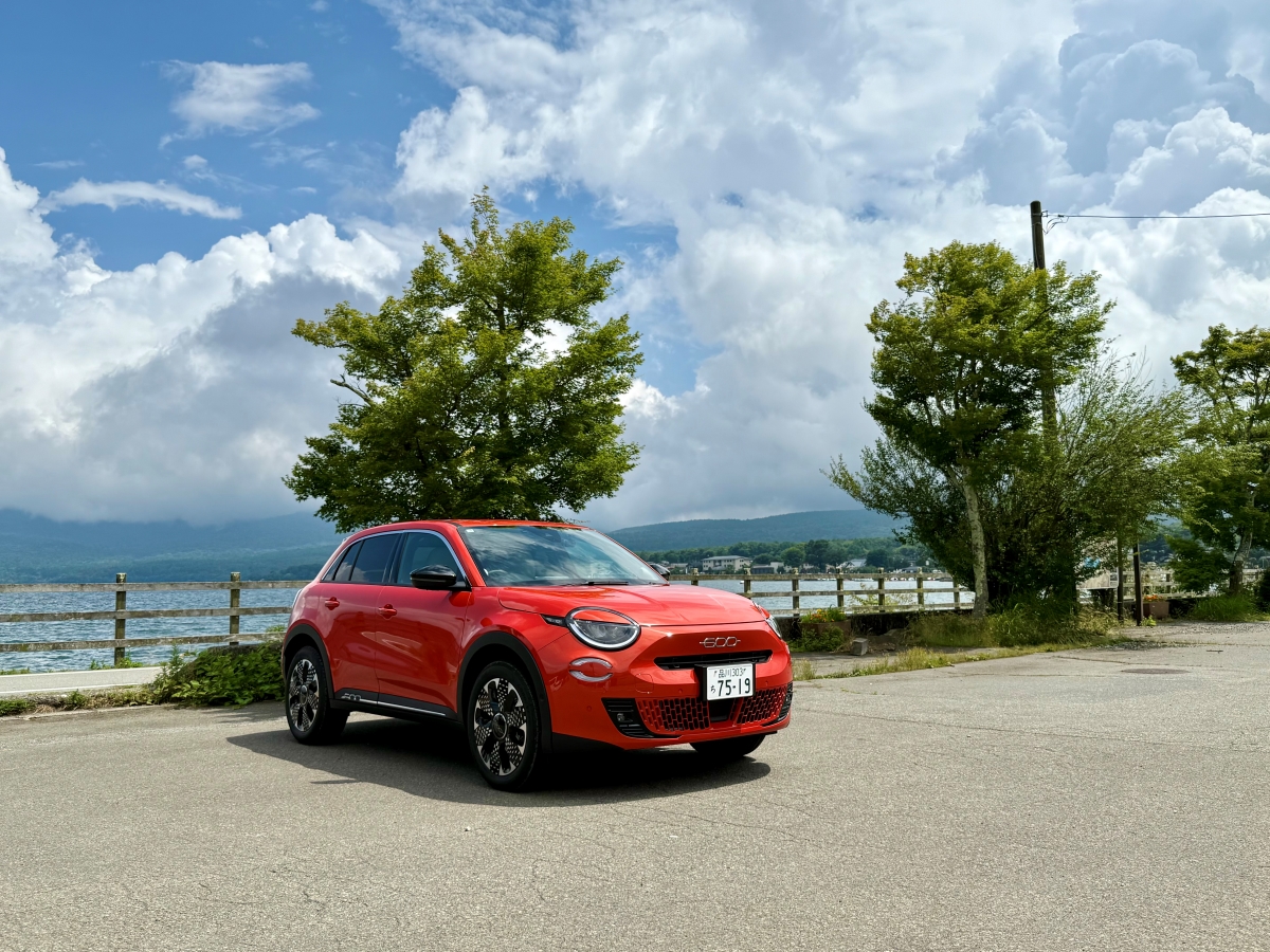 優しいカタチのイタリア製SUV「フィアット 600」に荷物を積んでソト遊び!自然との距離を縮めよう