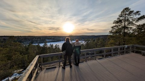 フィンランドで、石での火おこしを体験！【「海外書き人クラブ」お世話係・柳沢有紀夫の世界は愉快！】