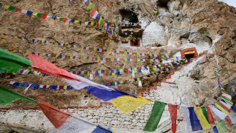 石窟に残る祈りの場所。インド、ラダックの知られざる聖地ポカル・ゾンで感じたこと