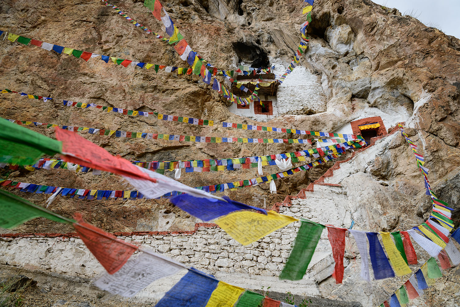 石窟に残る祈りの場所。インド、ラダックの知られざる聖地ポカル・ゾンで感じたこと
