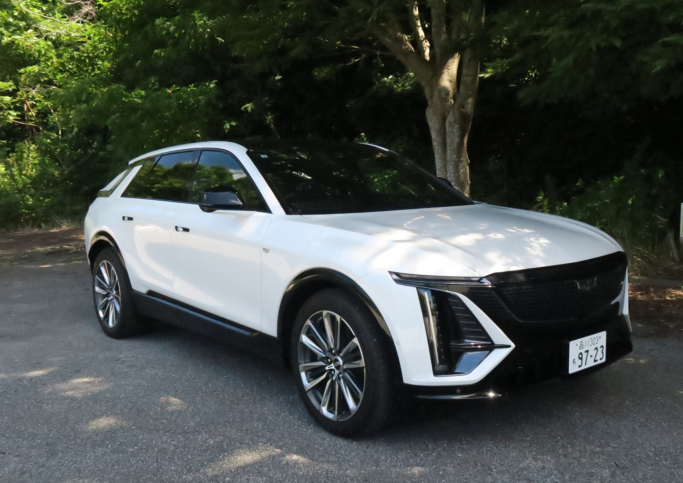 キャデラック初のEV「リリック LYRIQ」に試乗!気になる加速性能、静粛性、機能は?