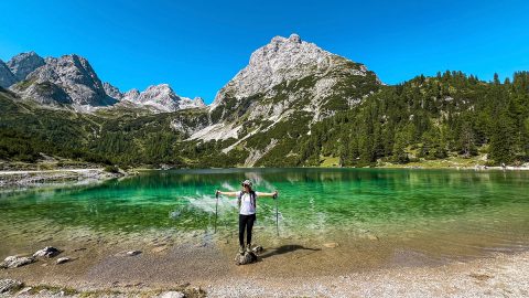 オーストリアの湖の絶景をめぐる登山は「まるでアルプスの絵本の世界」だった！