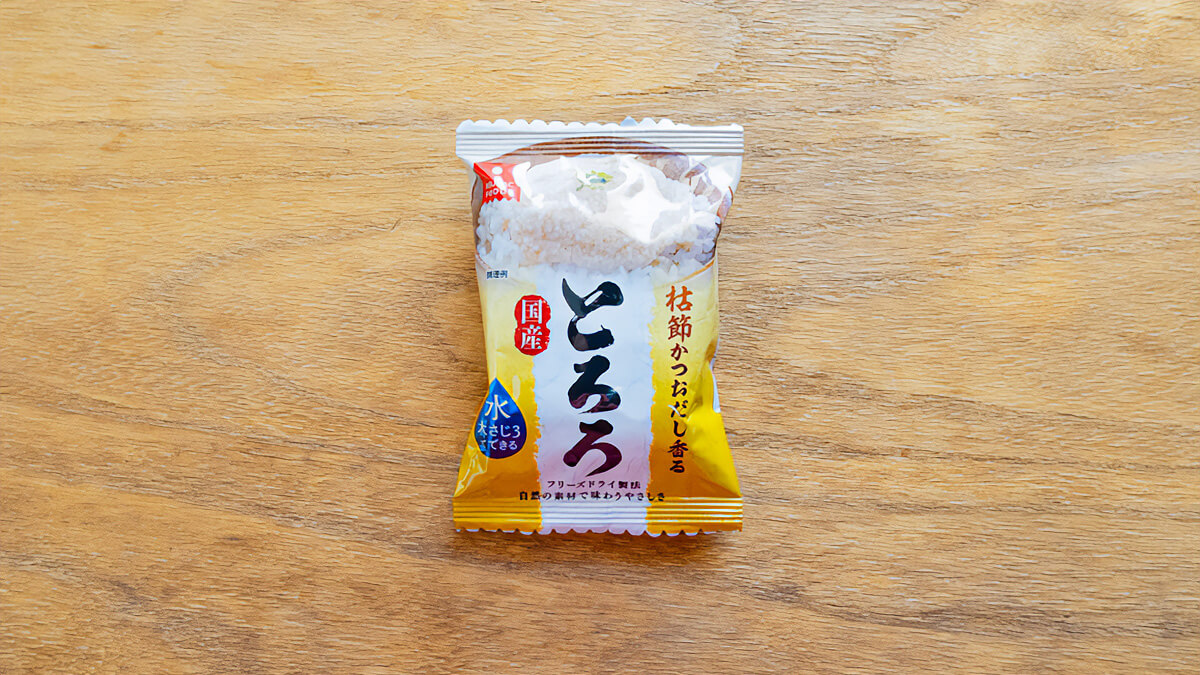 アスザックフーズの「国産長芋とろろ」のパッケージ