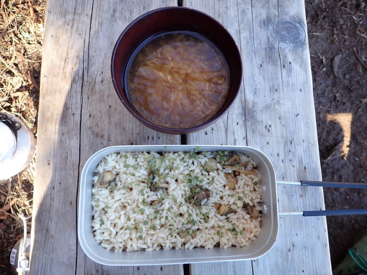 炊き込みご飯と汁物