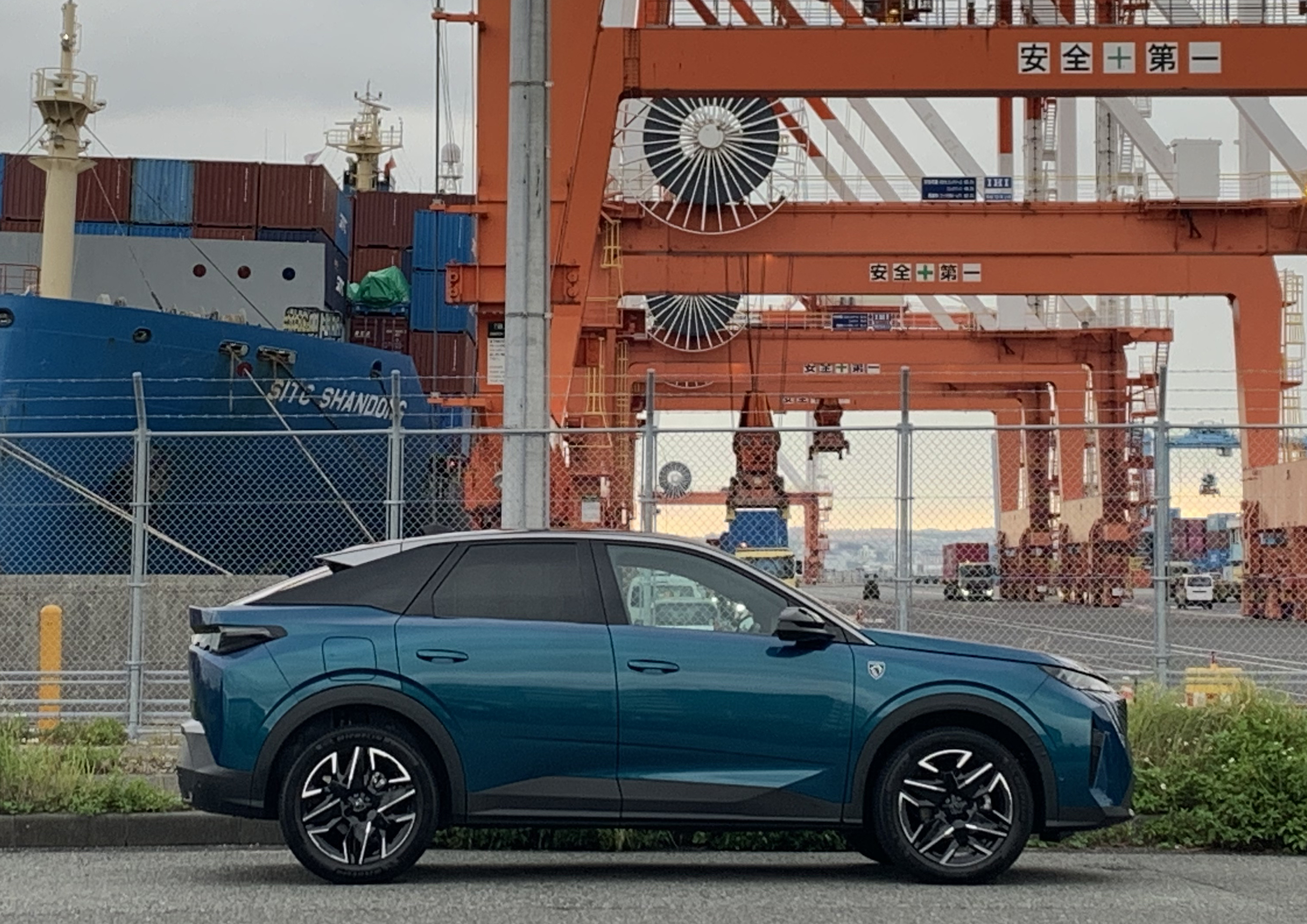 アウトドアにも使い勝手がいいSUV、新型プジョー 3008 HYBRIDを長距離レビュー