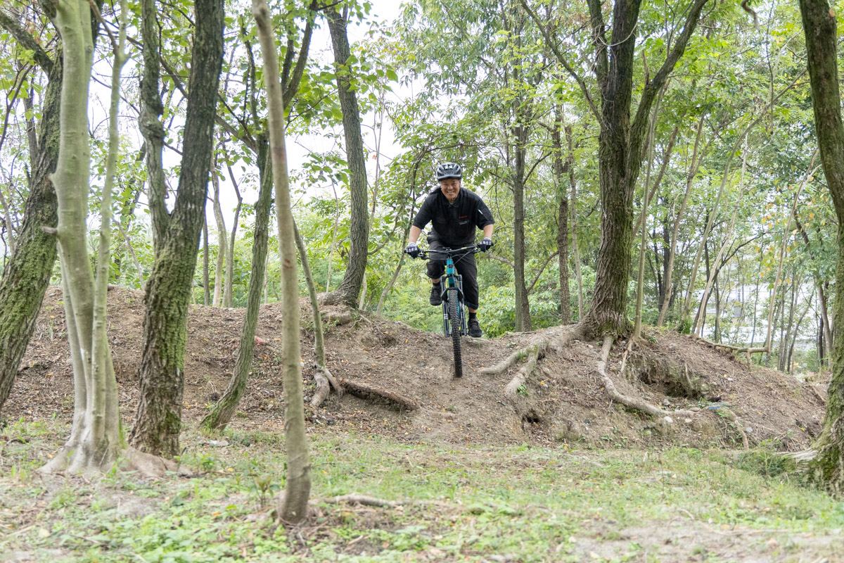 マウンテンバイクパークで楽しくライド