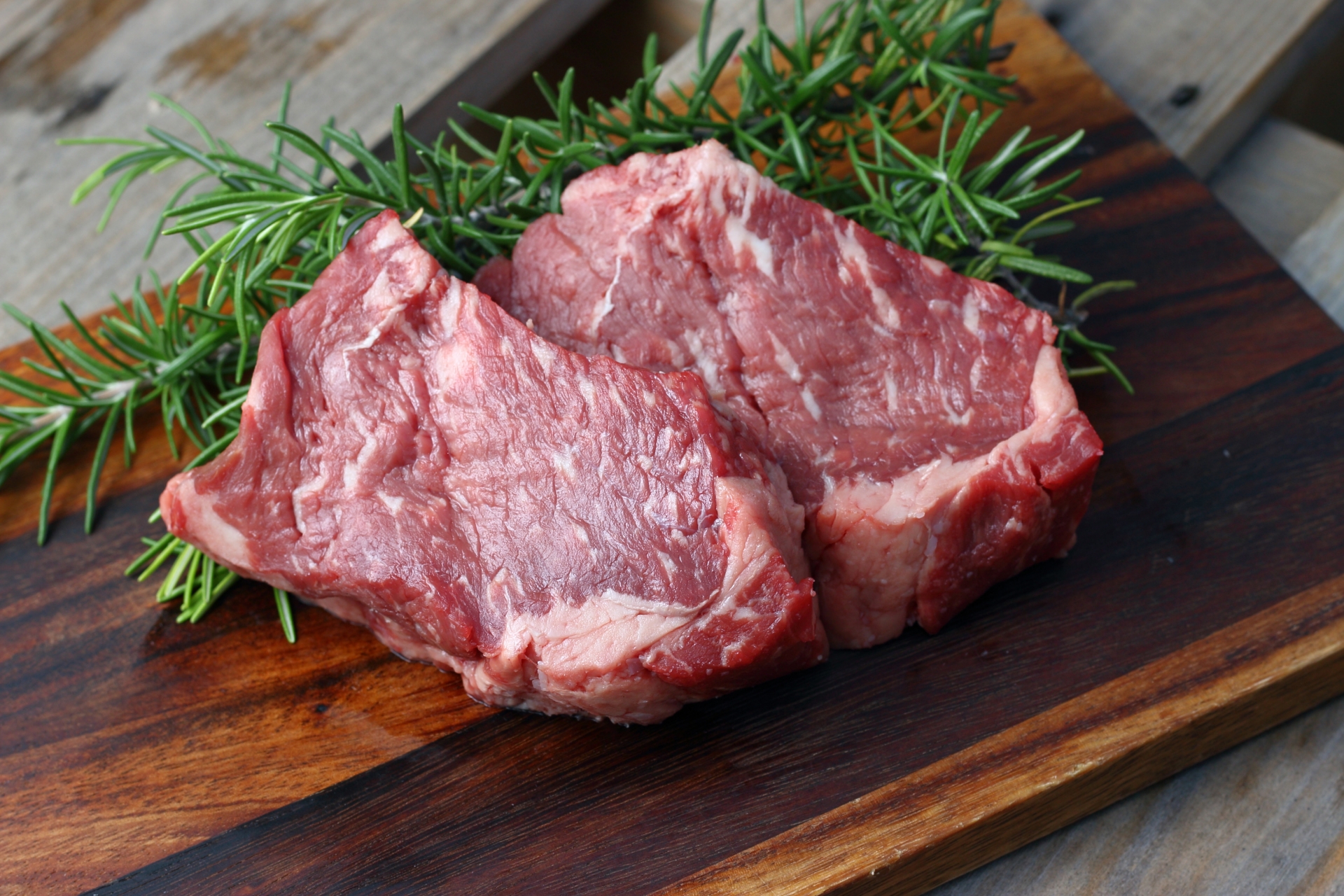 バーベキューは肉の量が重要!ゲスト満足度を高めるポイント