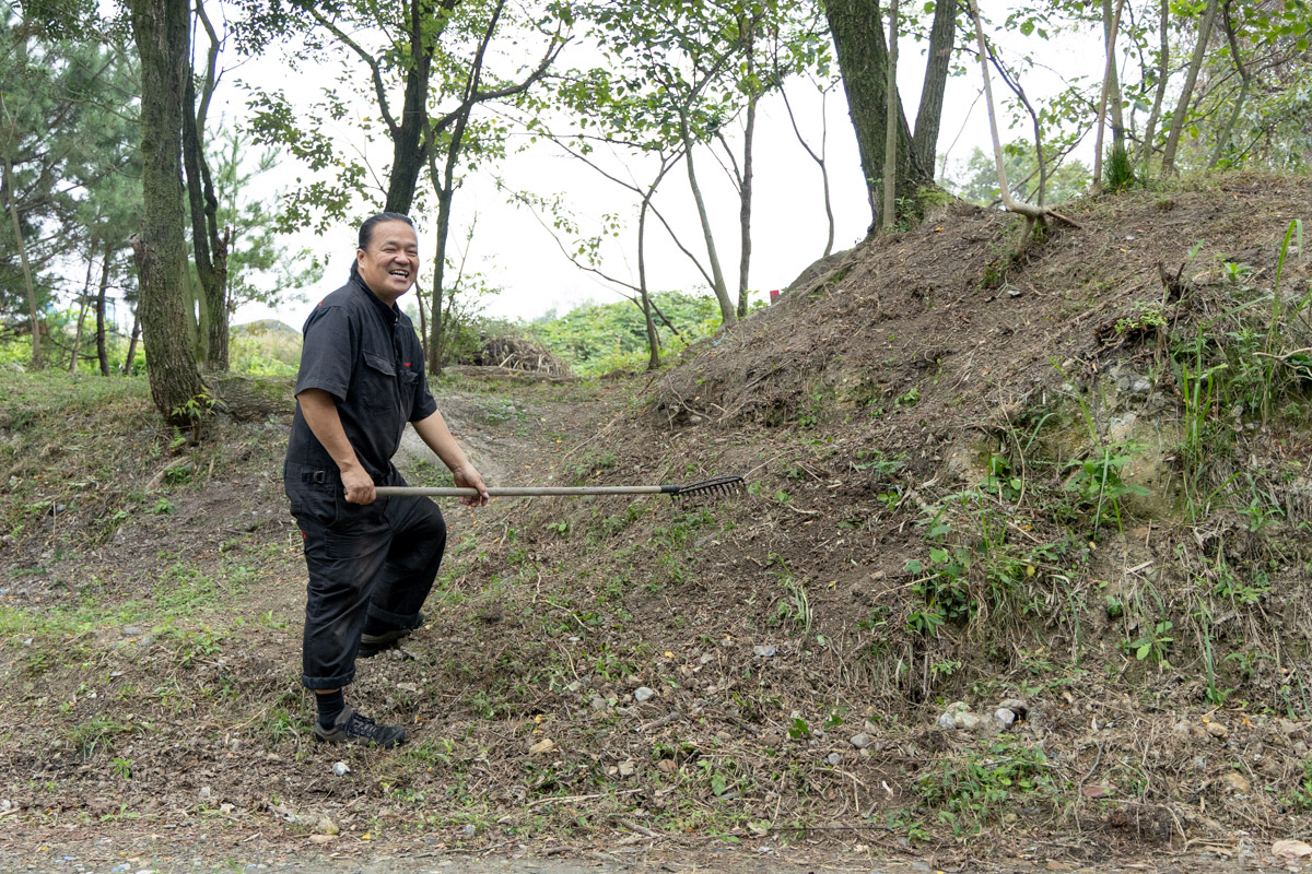 トレイル整備をする亀井さん