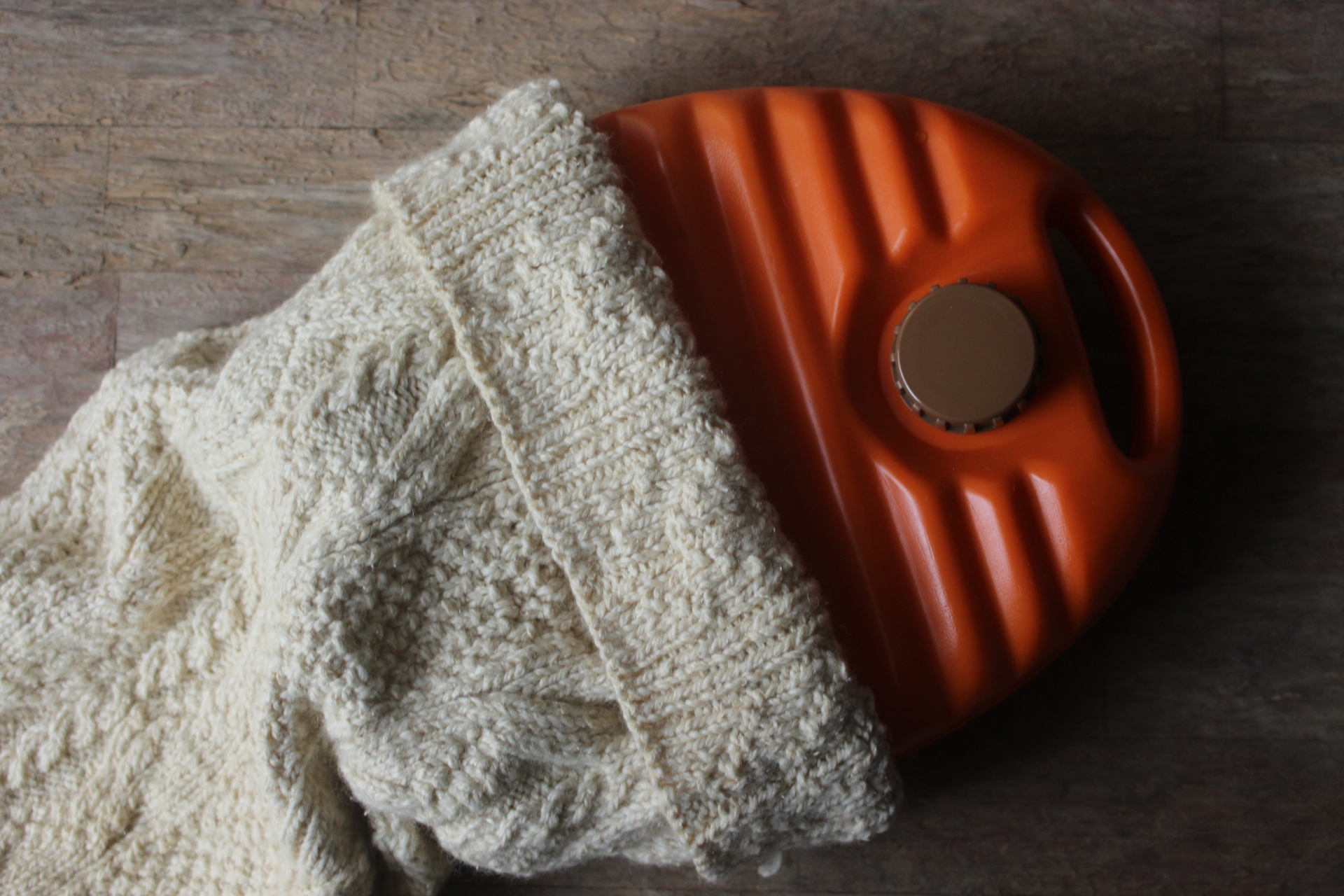 冬キャンプに最適な【充電式湯たんぽ7選】選び方や注意点も紹介