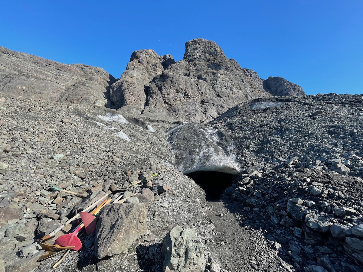 ブルーアイスケーブの入り口