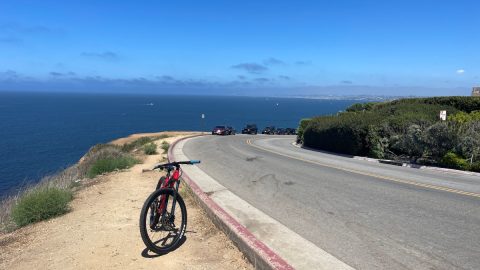 ロサンゼルス屈指の高級住宅地パロス・ベルデスで太平洋の眺望と楽しむ「絶景サイクリング」