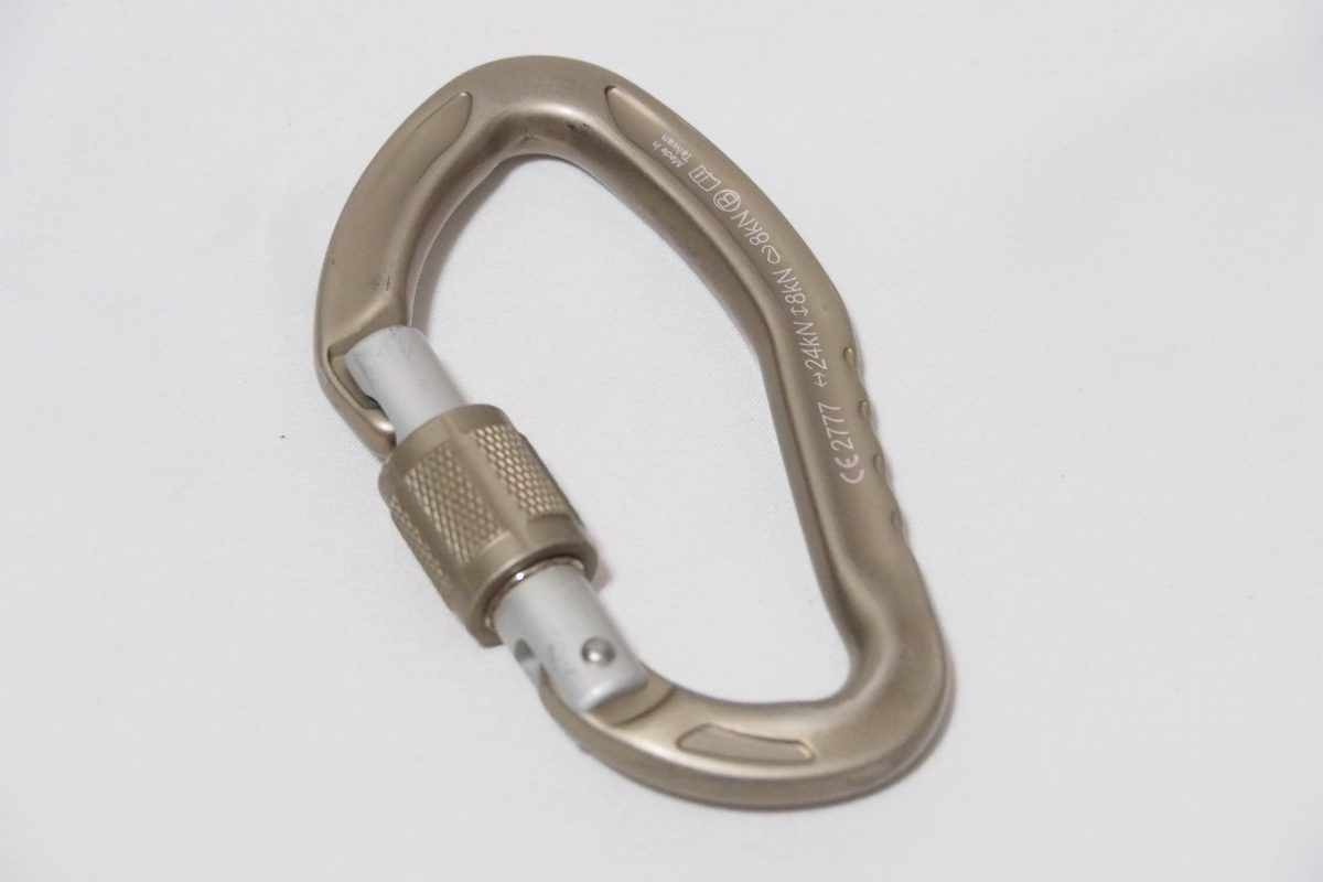 登山用カラビナ