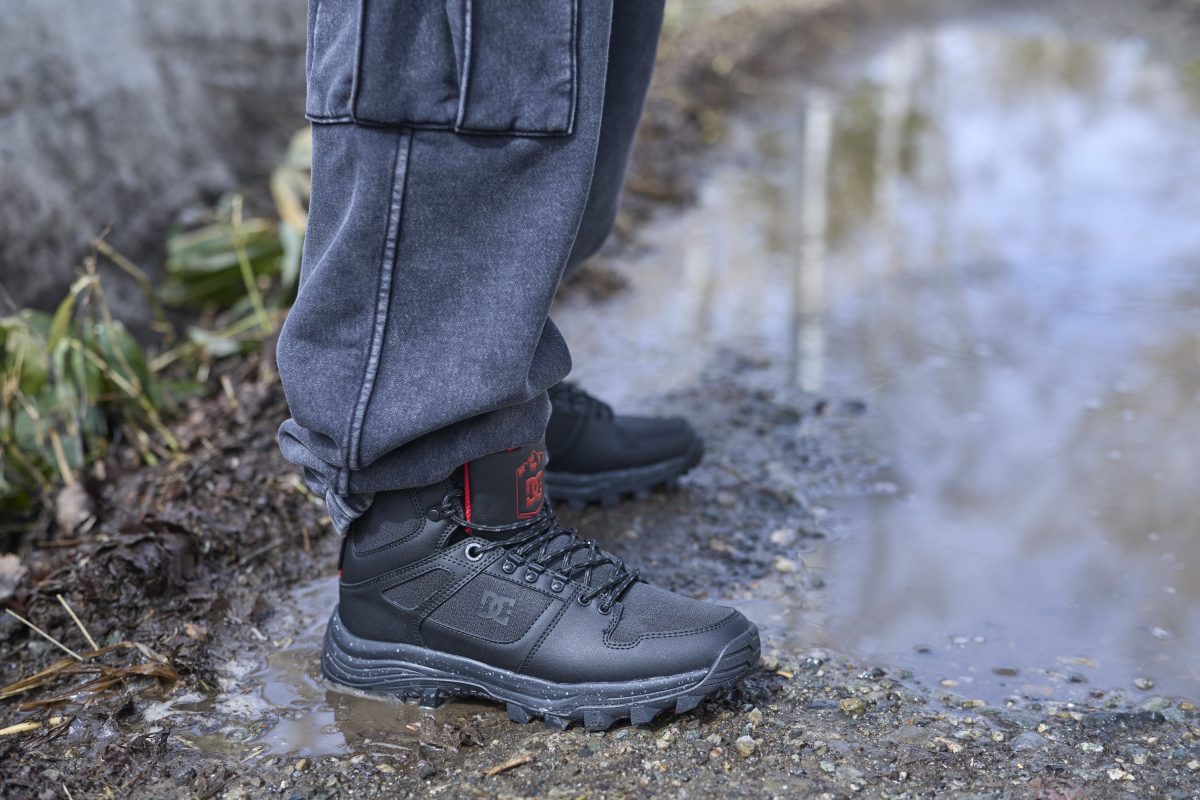 優れた防水×防滑性能のディーシーシューズ「GLAZE」の新作がお目見え。この冬の足元はどれ選ぶ？