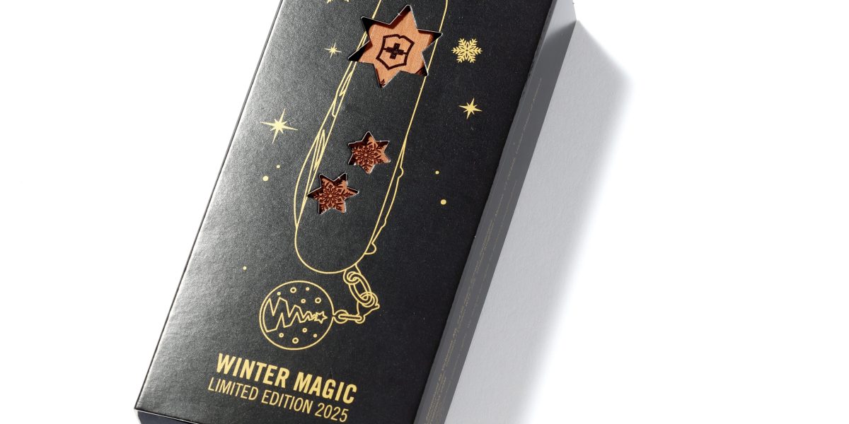 この冬限定のビクトリノックスは流れ星と雪の結晶に心が踊るウッドハンドルモデル！