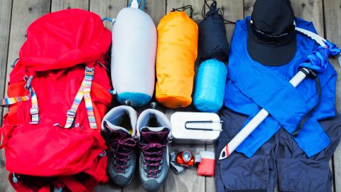 アウトドア女子必見！レディースダウンパンツで快適冬キャンプ＆登山