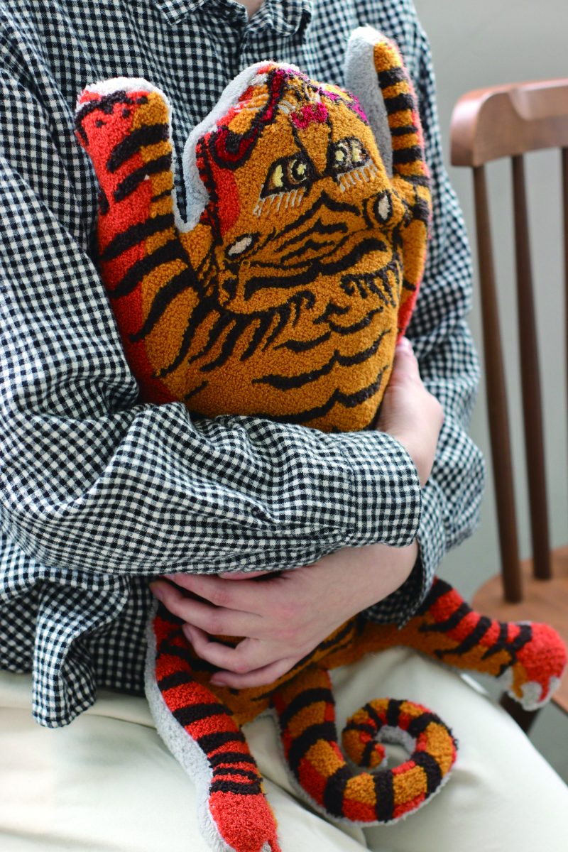 充電式湯たんぽで登場。かわいすぎるポストジェネラルのチベタンタイガーのモチーフに注目！