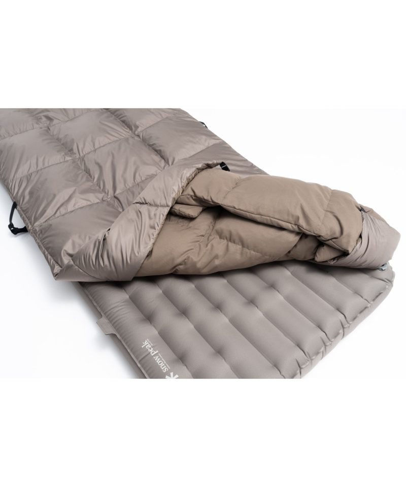 スノーピークのロングセラー寝袋「オフトンシリーズ」に掛布団式の新モデルが登場！寝心地の良さがさらにアップしたっ