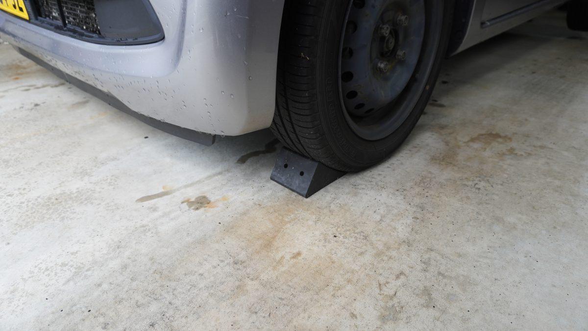 タイヤストッパー