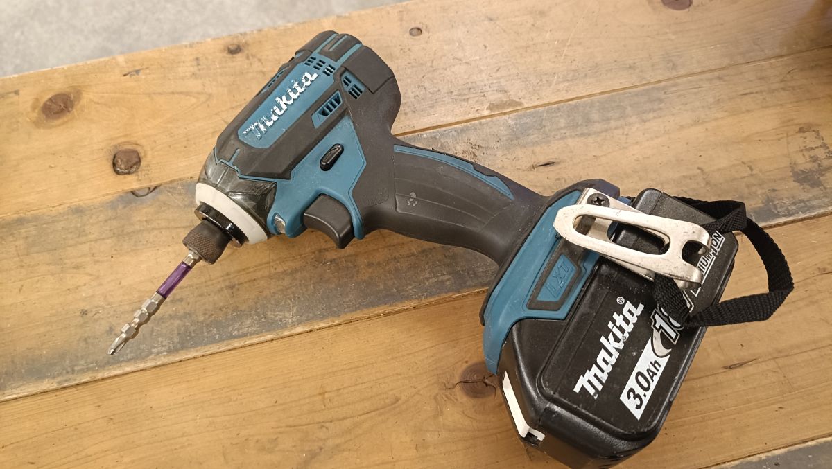 インパクトドライバー。