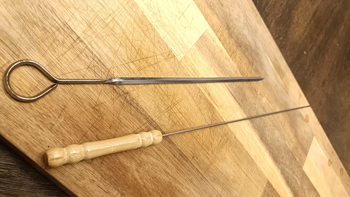 2種類の串が並んでいる。