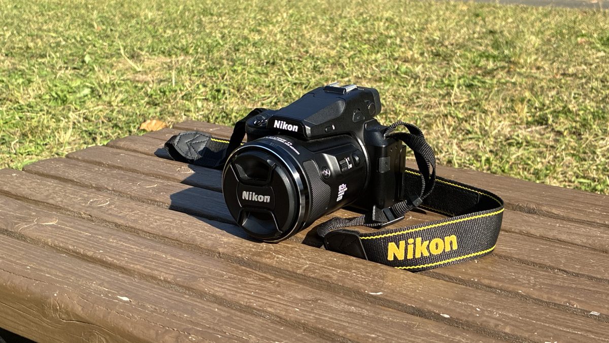 「鳥モード」付きで野鳥の撮影に最適！コンパクトデジタルカメラ「COOLPIX P950」の特徴を解説