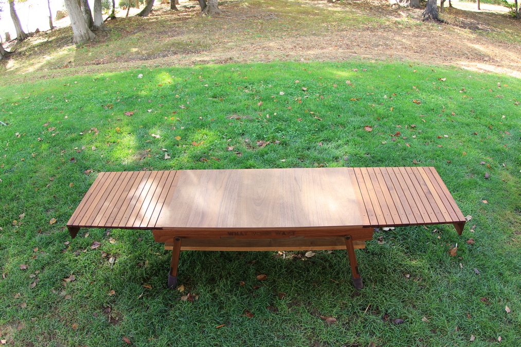 WHAT WE WANTのエクステンションテーブルを3Unitすべて天板で構成した状態。