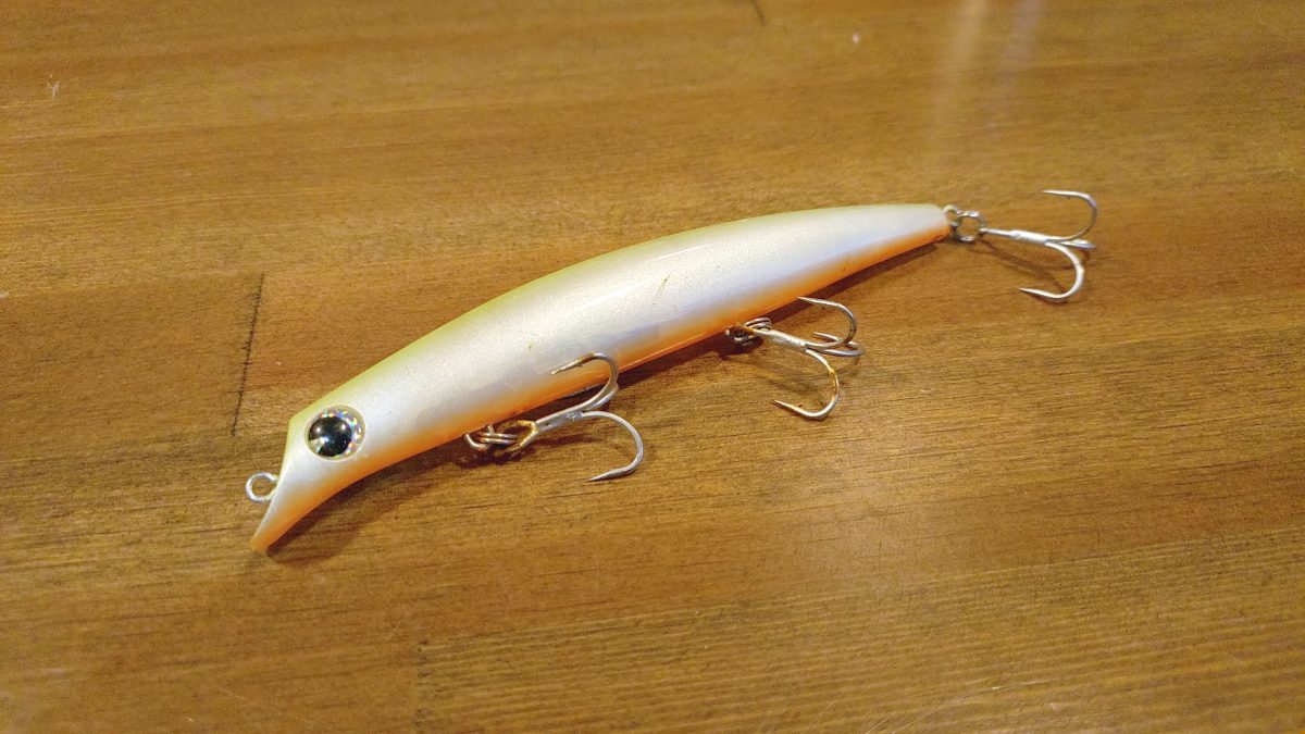 チャートカラーのルアー