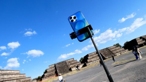 自撮り棒にもなるベルボン×コールマンの 「セルフィーマルチスタンド」が、ひとり旅で大活躍