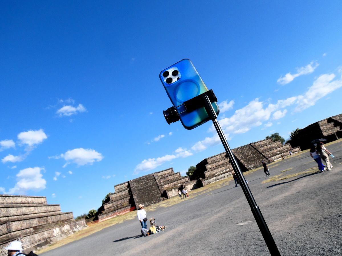 自撮り棒にもなるベルボン×コールマンの 「セルフィーマルチスタンド」が、ひとり旅で大活躍