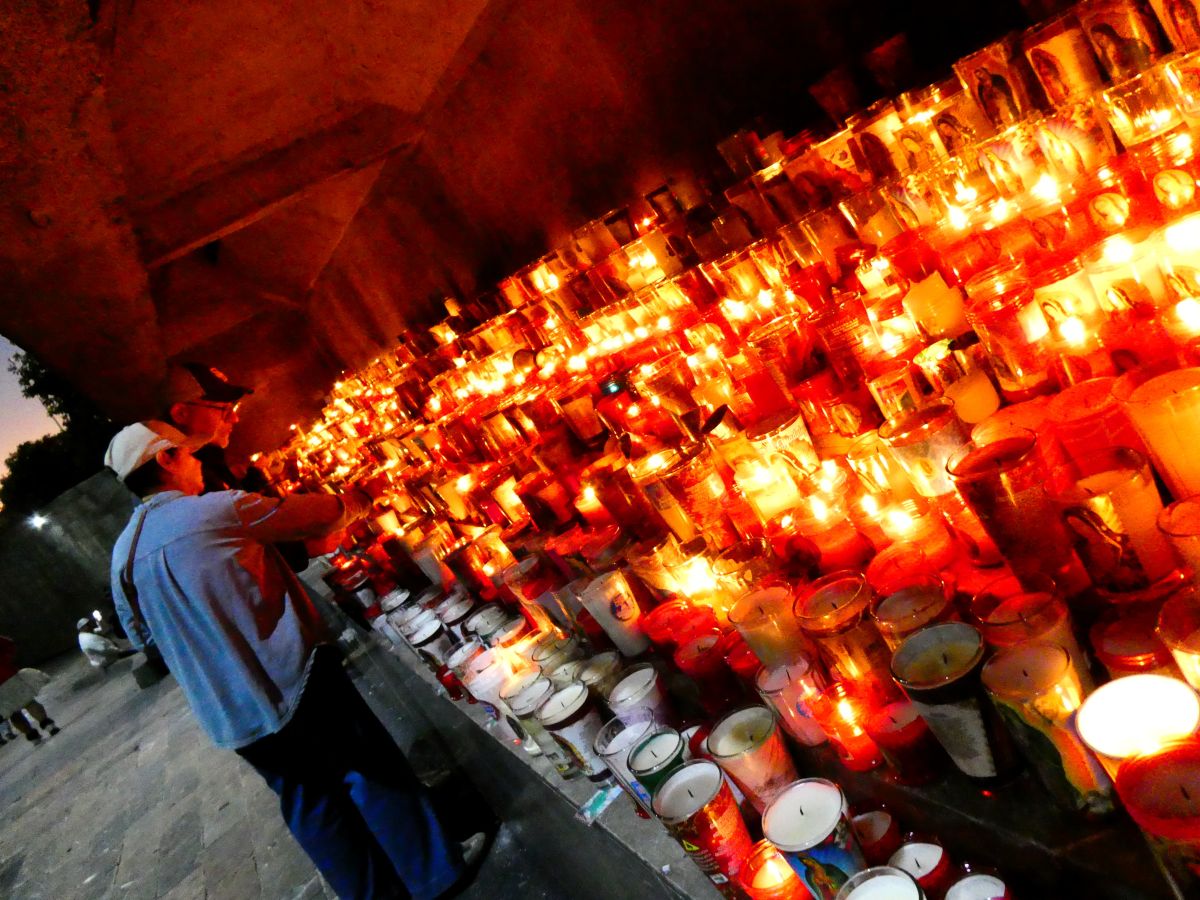 寺院のろうそく