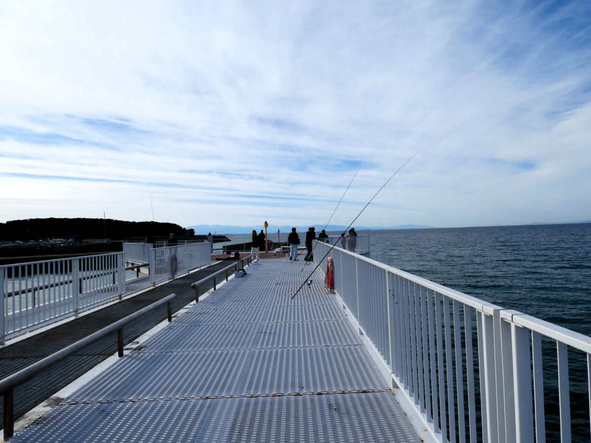 沖合120ｍまで伸びるつり桟橋