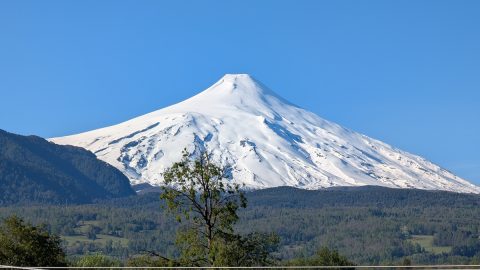 南米チリの「ビジャリカ火山」で雪山登山に行ってきた！