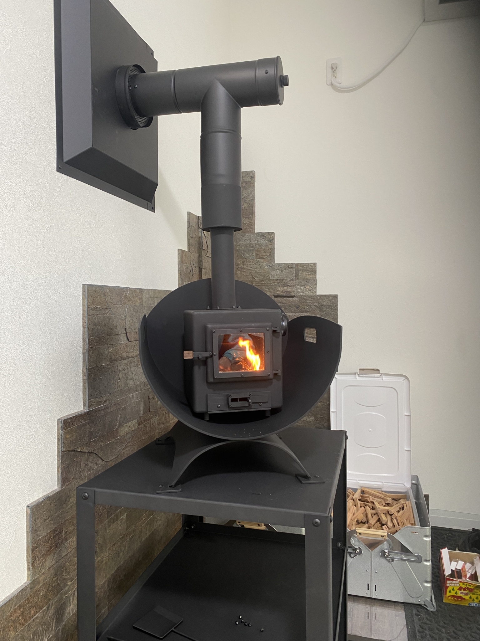 二次燃焼式薪ストーブ「Dr.Craft」は世界最小クラスの本格派！ | 防寒