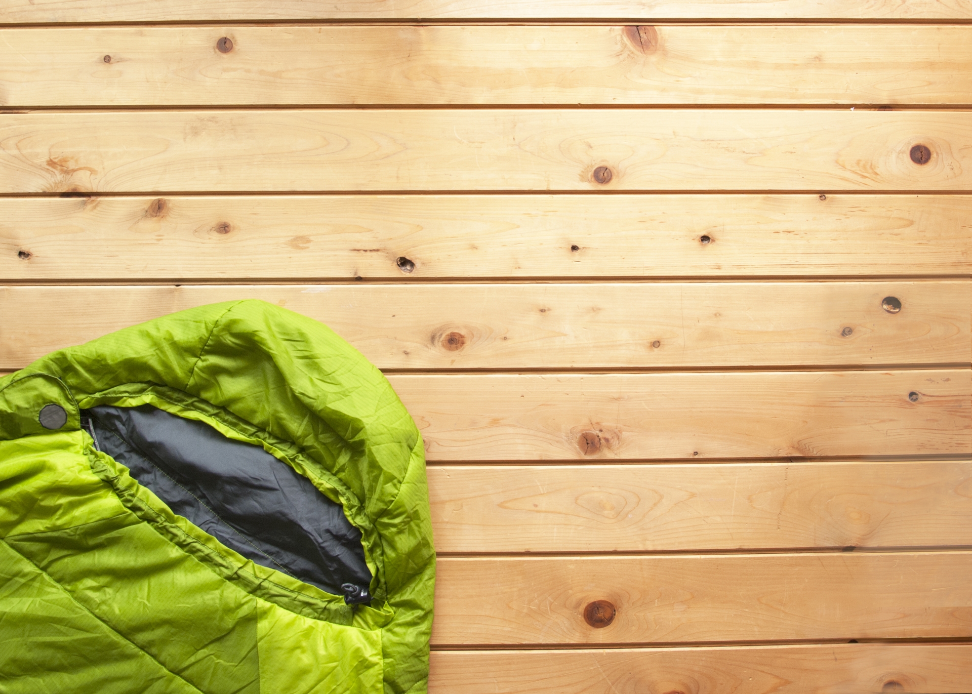 ワークマンの話題の寝袋「XShelter」とは？寝袋の選び方も解説！