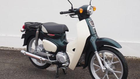 スーパーカブ110 Liteを「カブ主」シェルパ斉藤が最速テスト！ エンジン音は？ 加速は？ 新基準原付の特徴を解説
