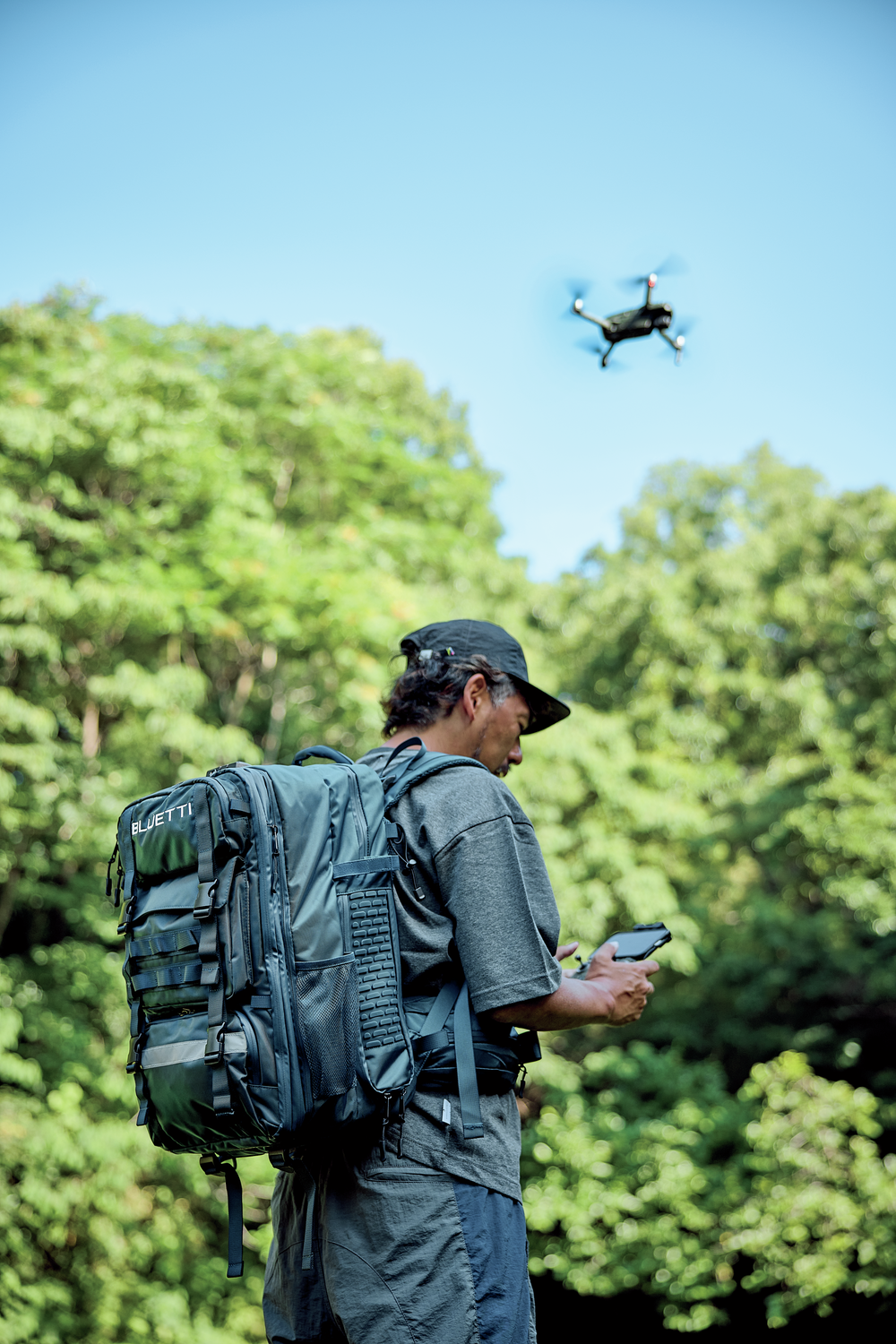 ポタ電「Handsfree 1」に信頼を置くプロカメラマンに密着！ドローンのバッテリー確保もこれひとつでOK